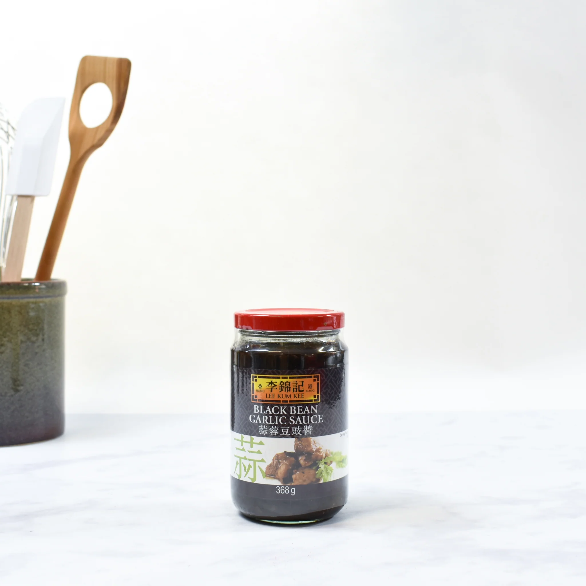 Lee Kum Kee Black Bean Sauce With Garlic, 368g - Image 2