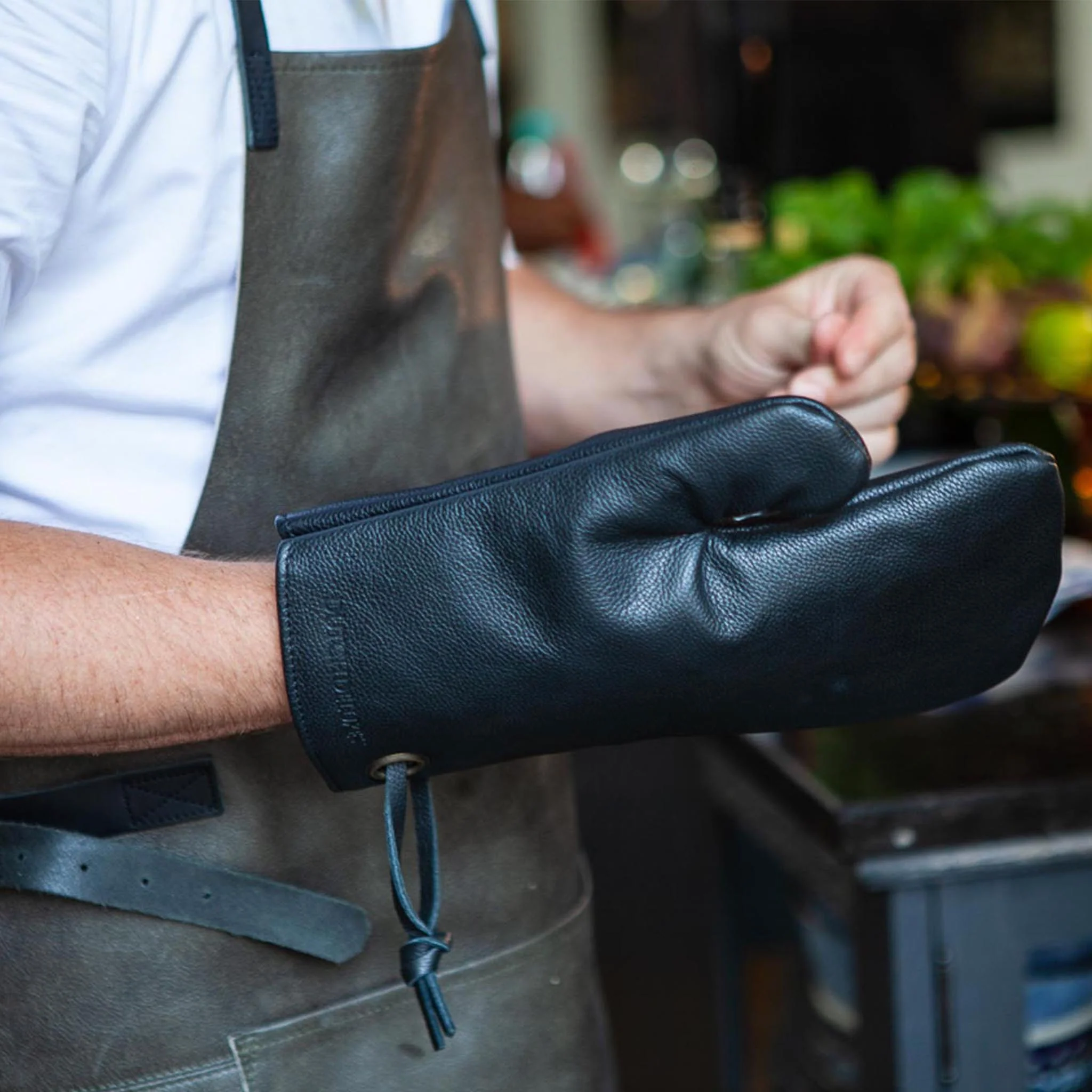 Dutchdeluxes Leather BBQ Apron in Vintage Brown - Image 8