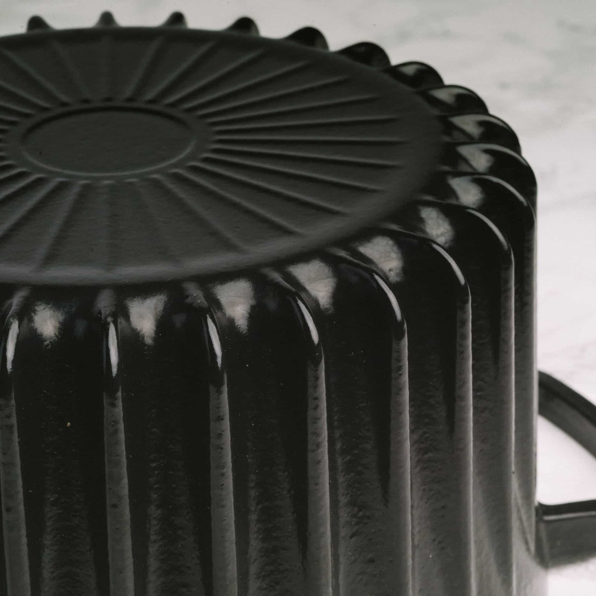 FIREUP Black Cast Iron Dutch Oven, 26cm - Image 4