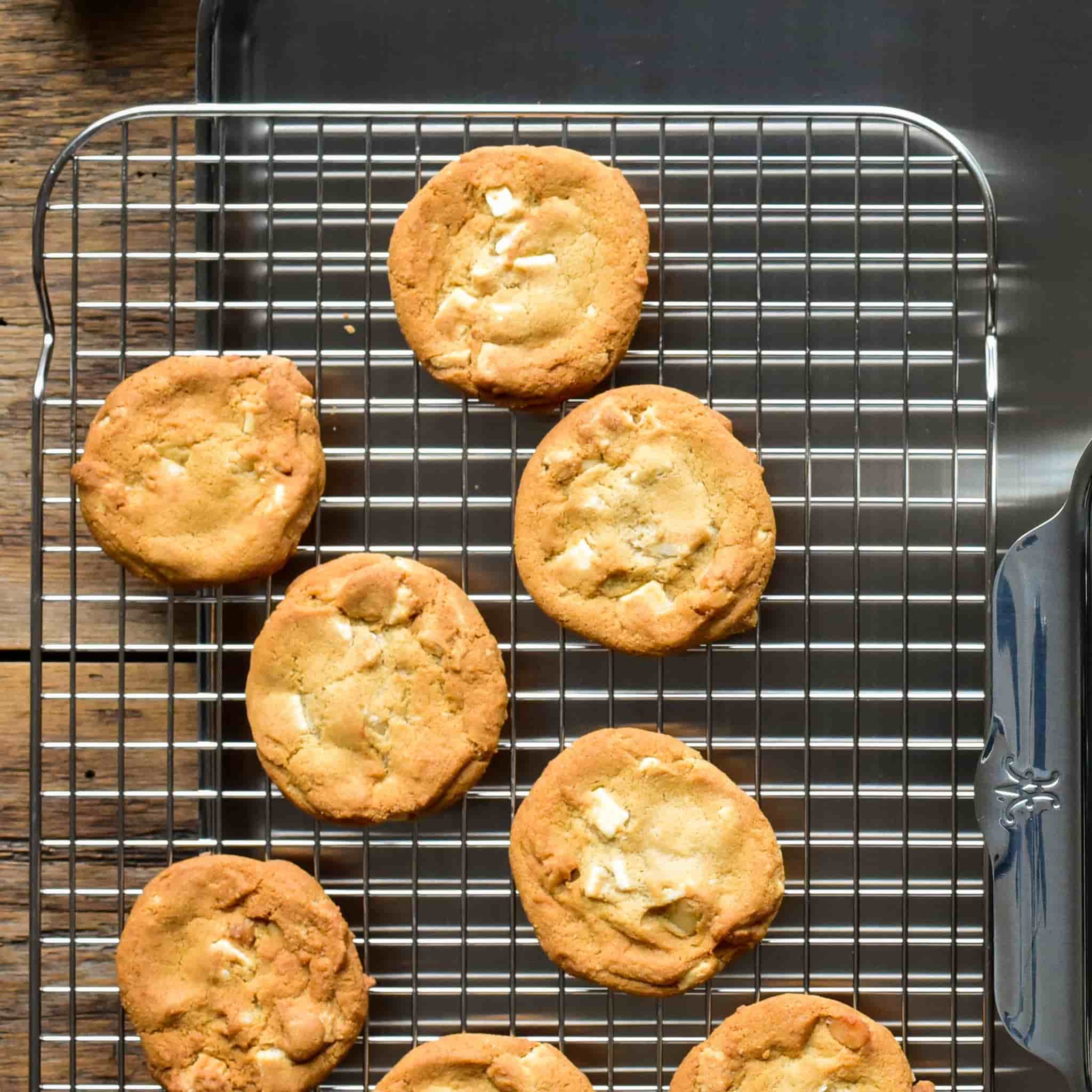 Hestan Ovenbond Stainless Steel Cooling Rack for Baking Tray, 30x38cm - Image 3