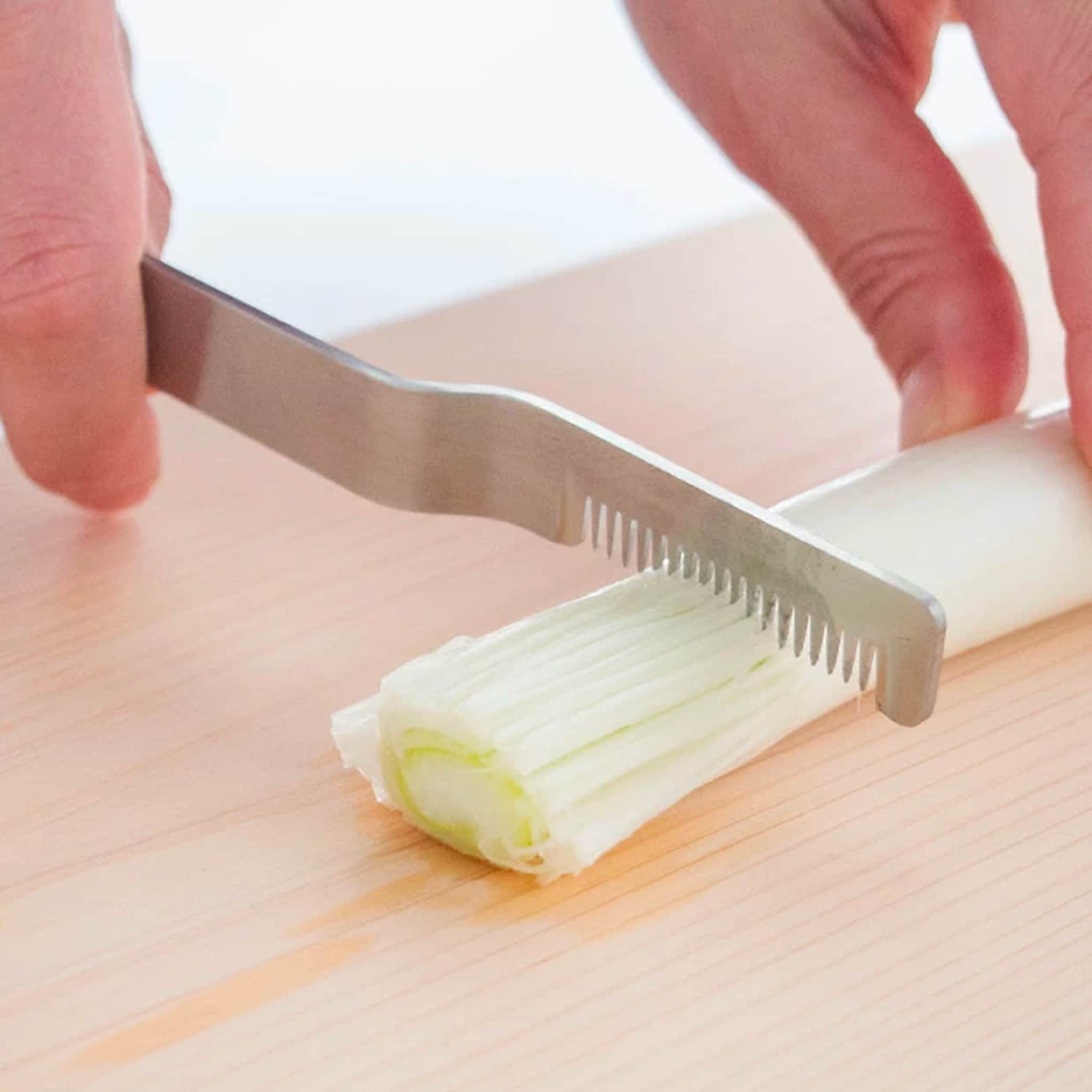 Japanese Stainless Steel Saku Spring Onion Slicer - Image 2