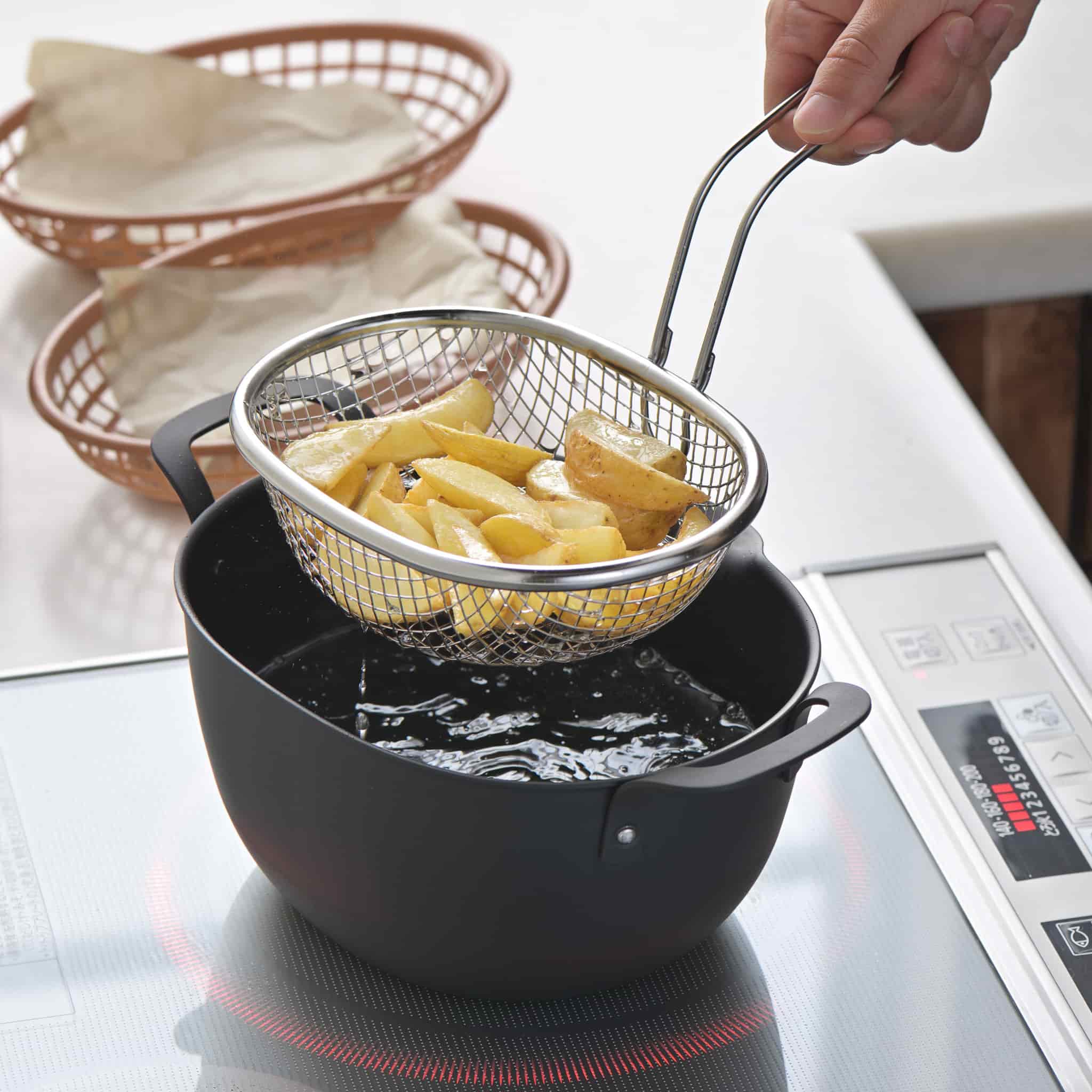 Japanese Stainless Steel Tempura Frying Basket, 18cm - Image 2