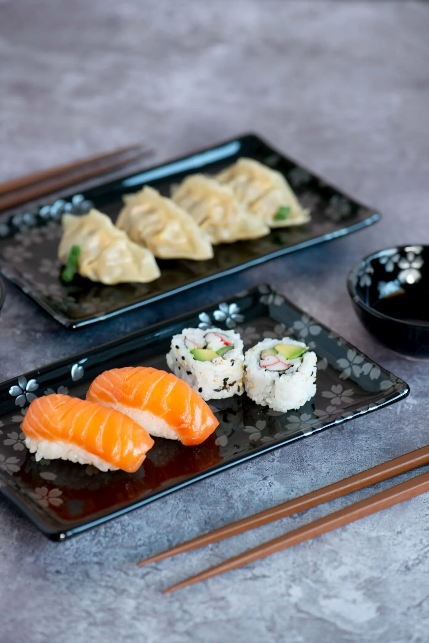 Kuro Hana Sushi Serving Set - Image 3