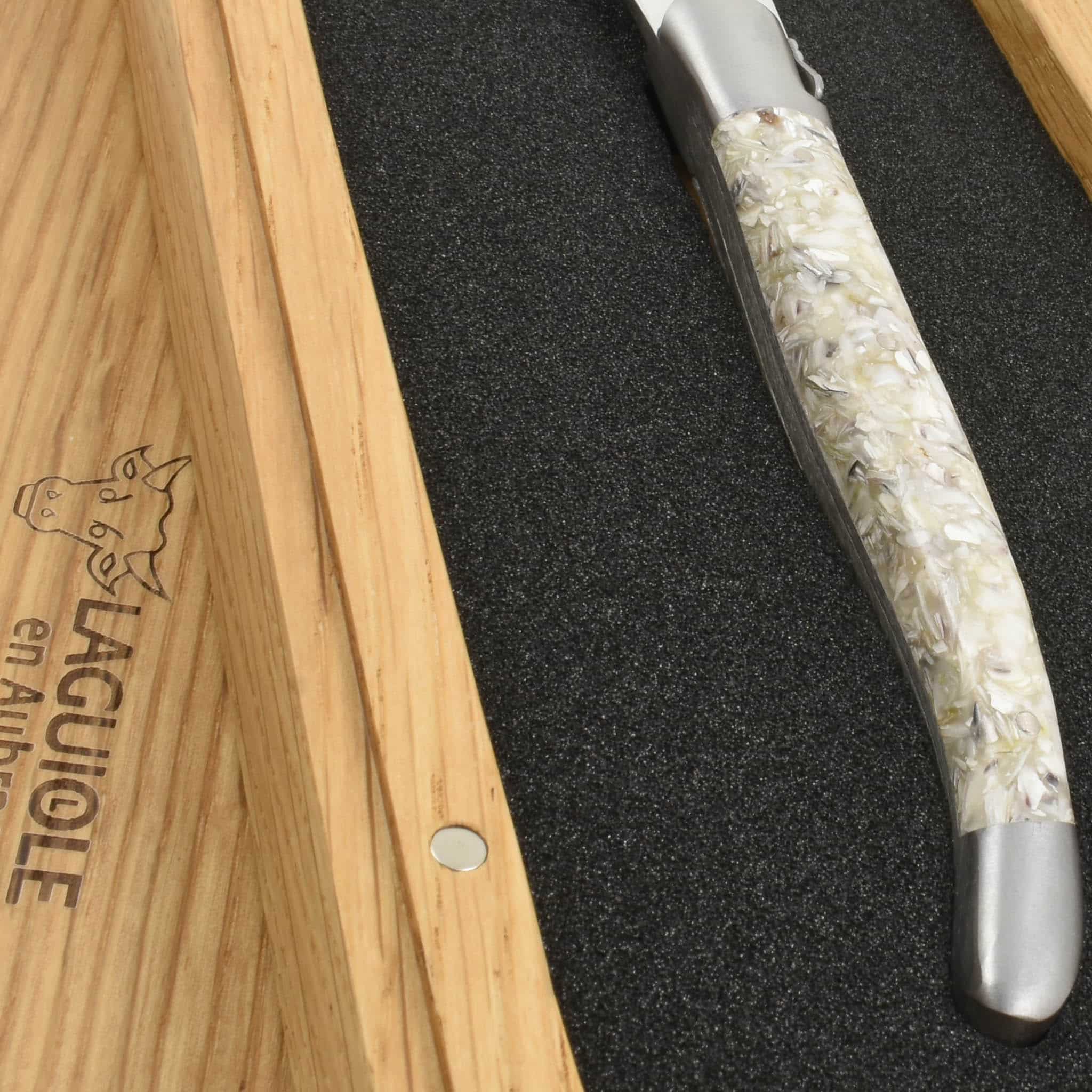 Laguiole en Aubrac Oyster Knife, Oyster Shell Handle - Image 2