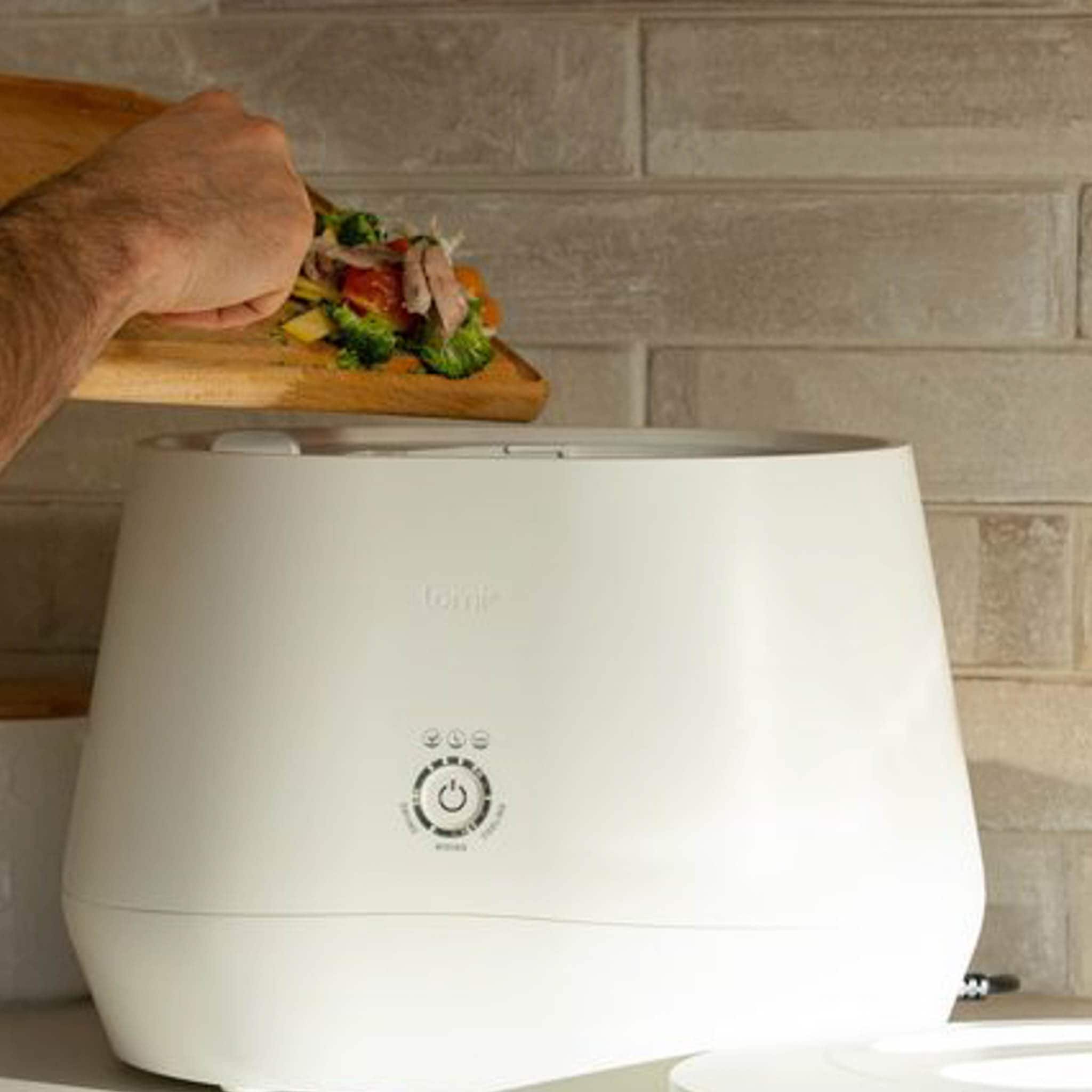 Lomi Food Waste Composter - Image 3