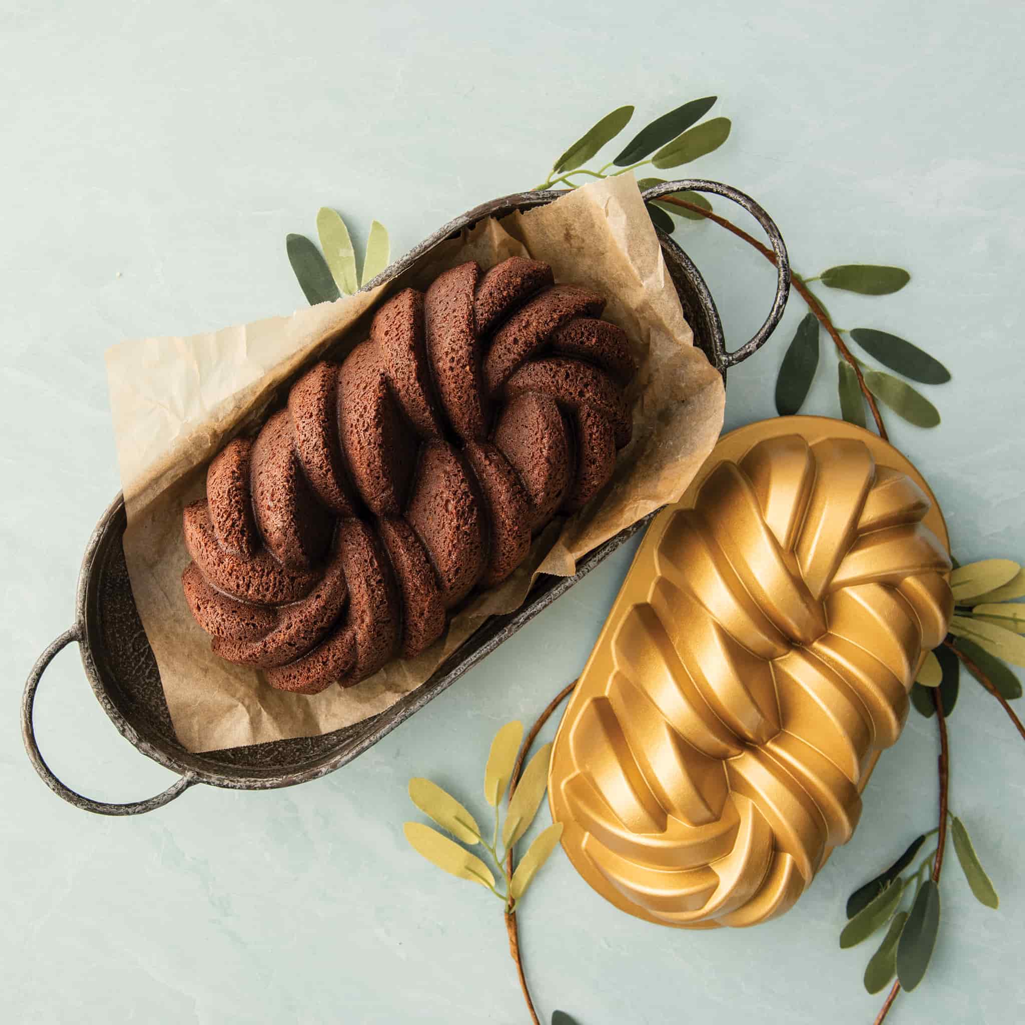 NordicWare Gold Braided Loaf Pan - Image 4