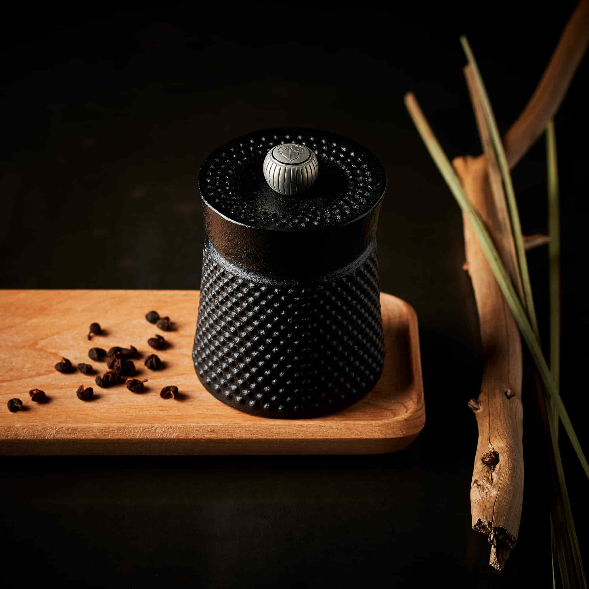 Peugeot Bali Fonte Cast Iron Pepper Mill Black, 8cm - Image 3