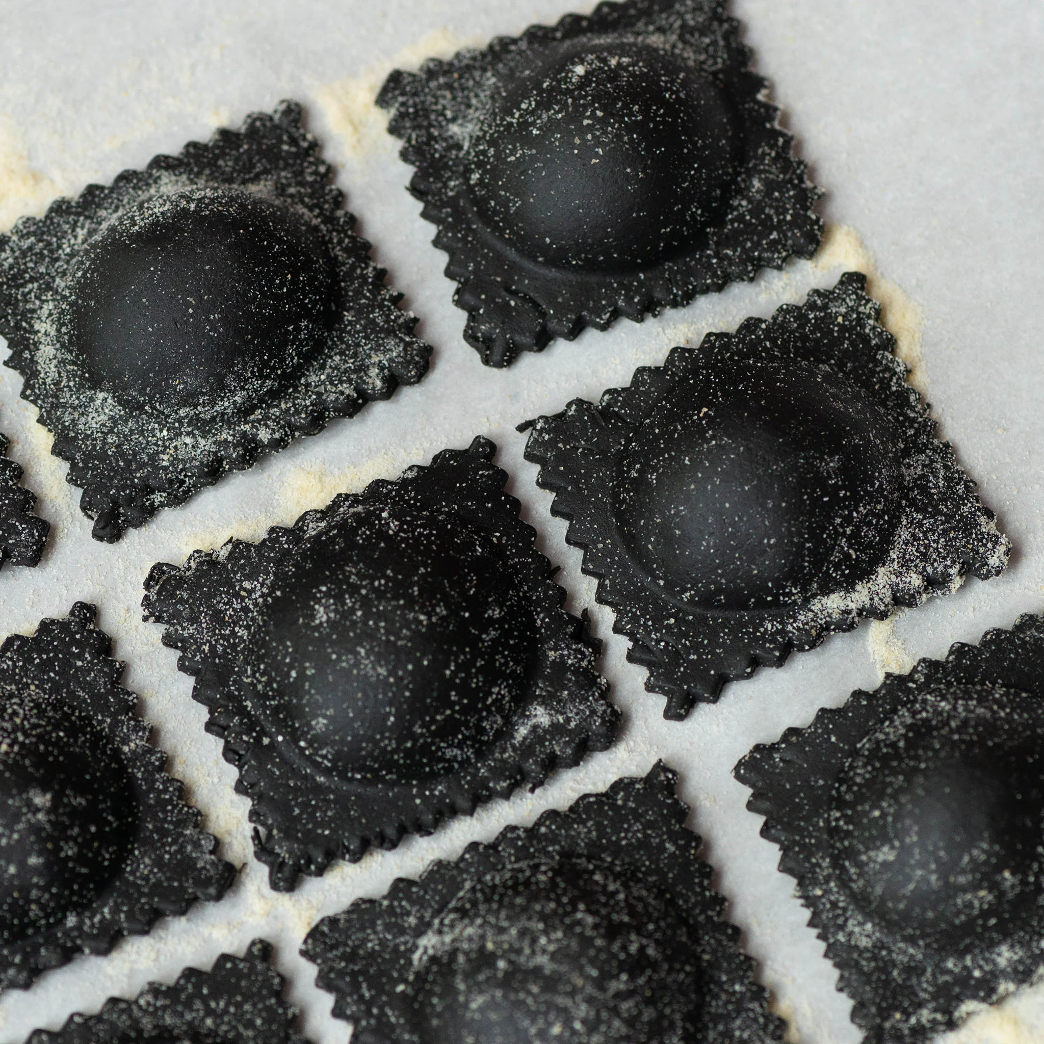 Ravioli Tray - 12 Large Round Ravioli 52mm x 52mm - Image 3