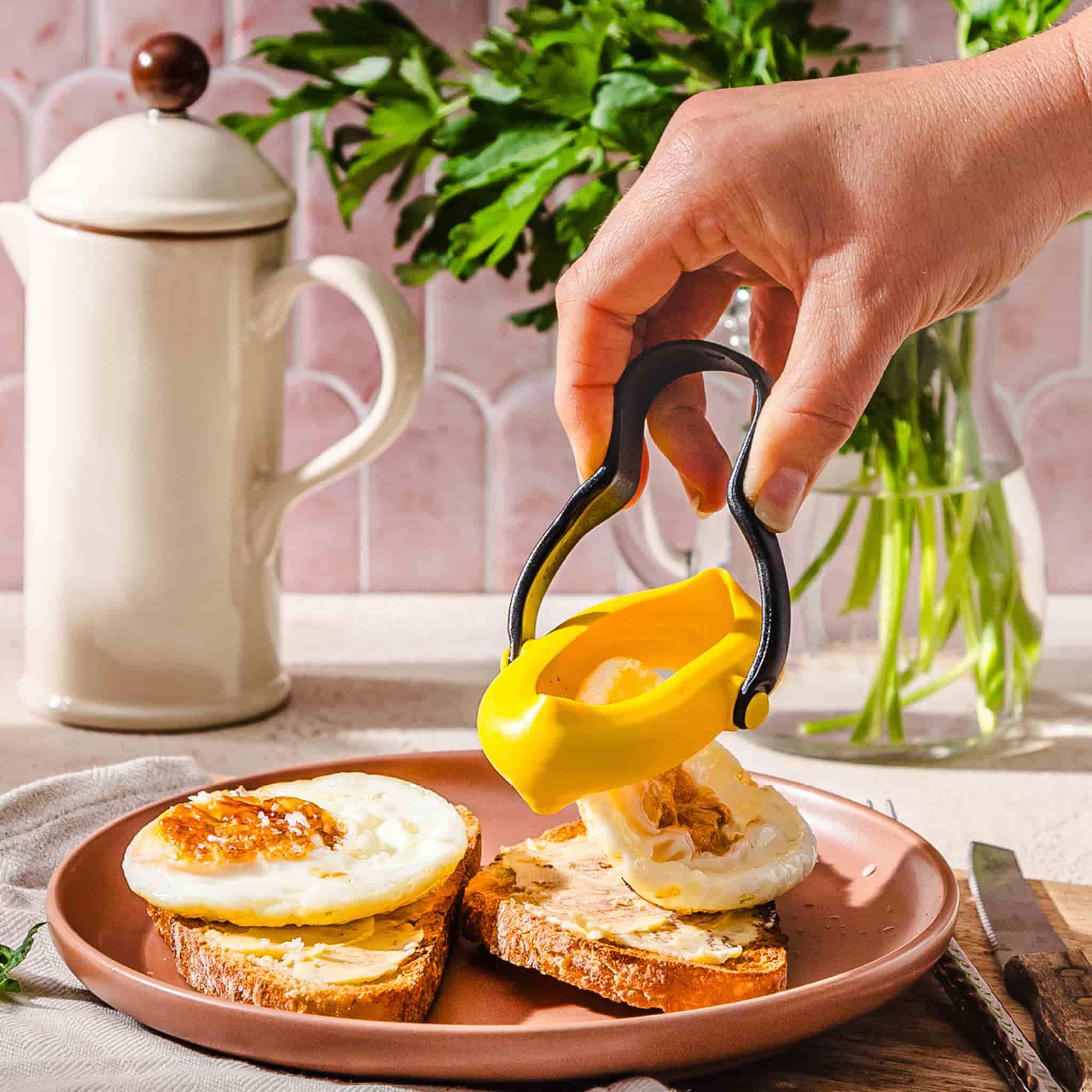 Set of 2 Dreamfarm Yellow Flegg Silicone Egg Rings - Image 6