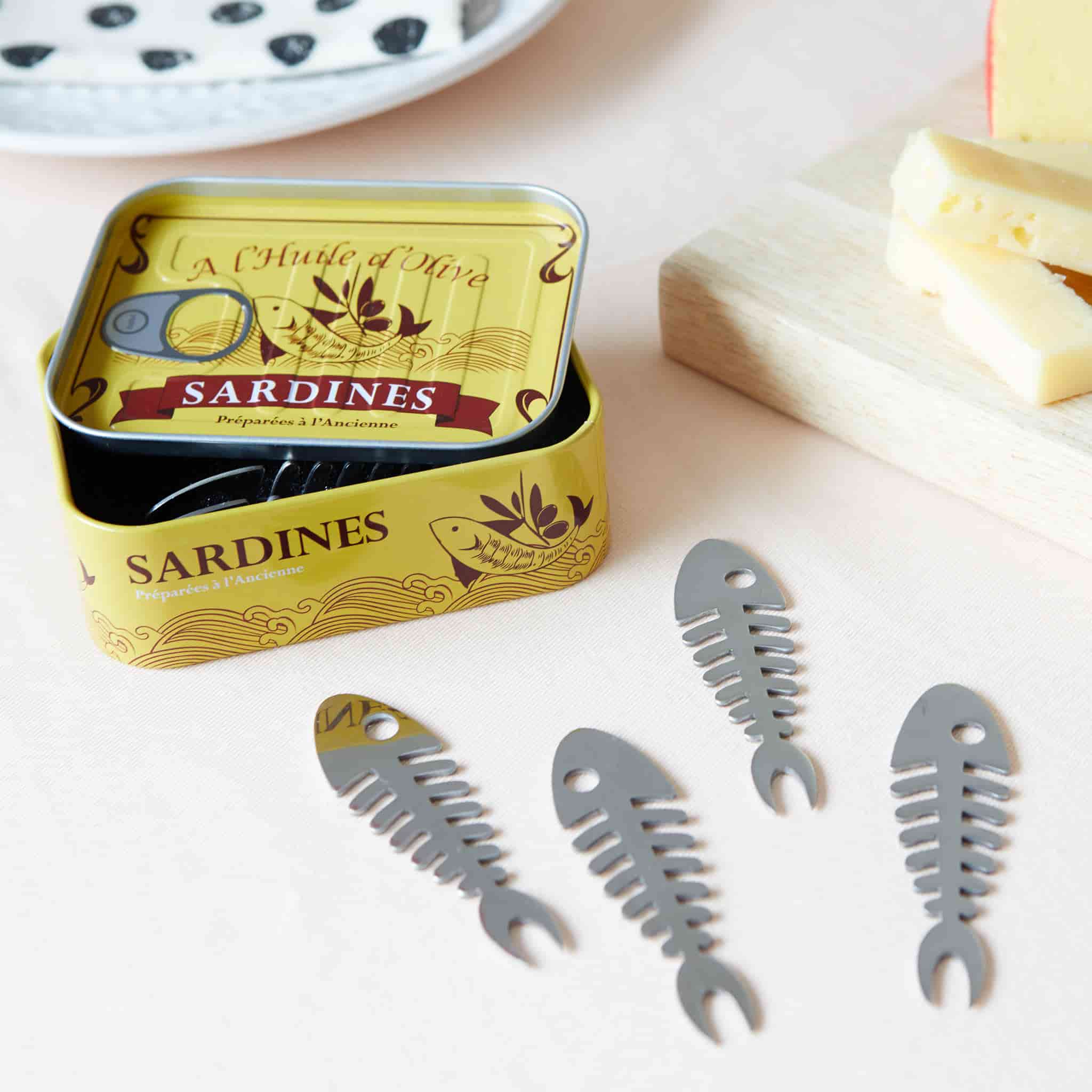 Set of 6 Sardine Snacking Forks in a Tin - Image 2