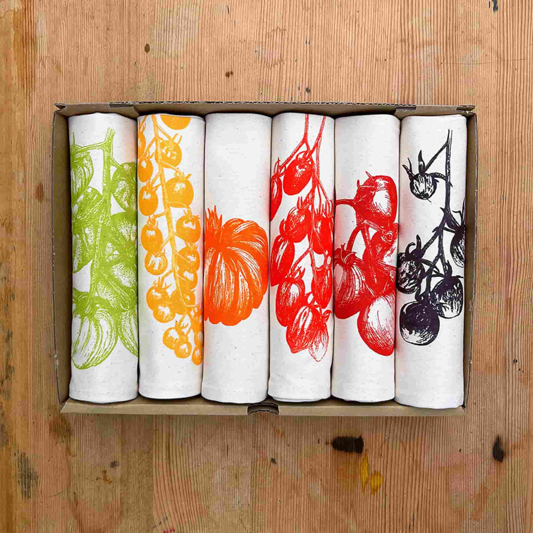 Lottie Day Set of 6 Tomato Napkins - Image 3