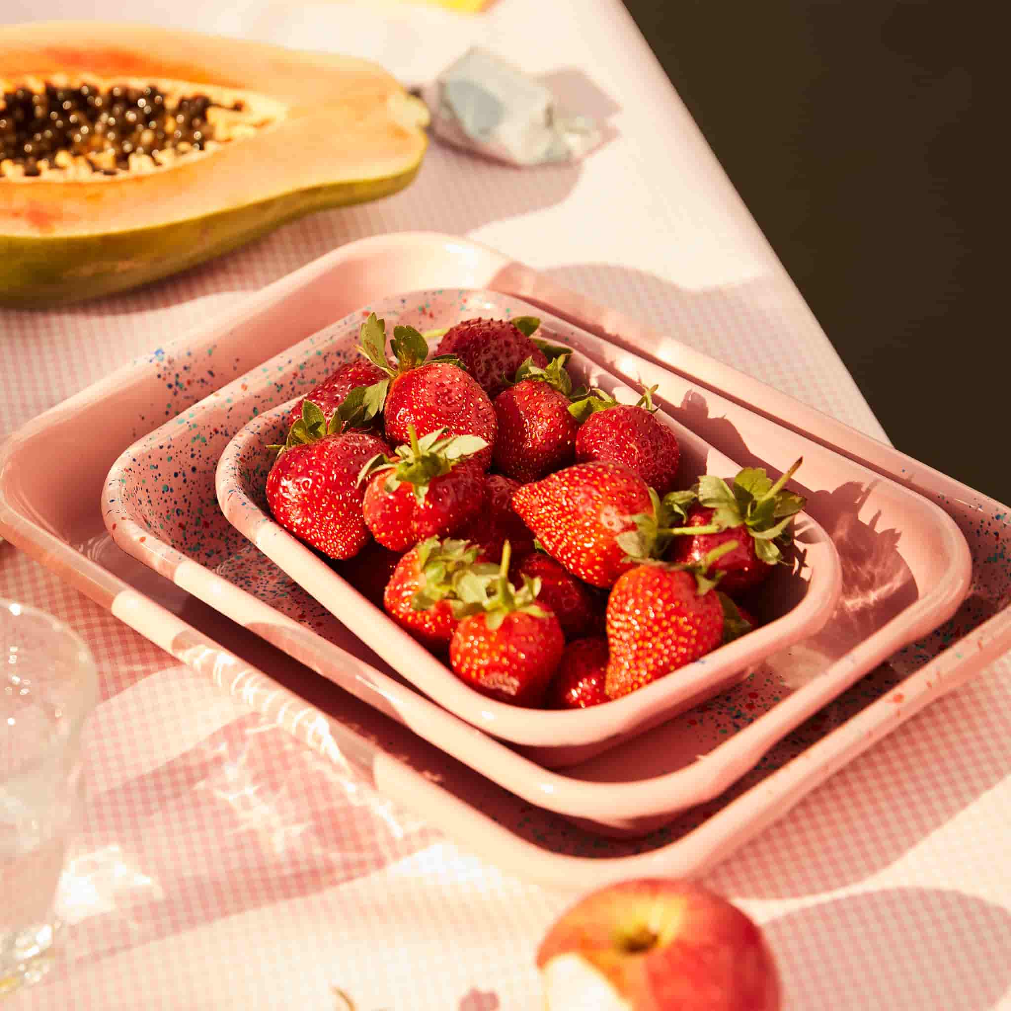 Splatter Fest Enamel Roasting and Serving Dish, Pink - Image 3