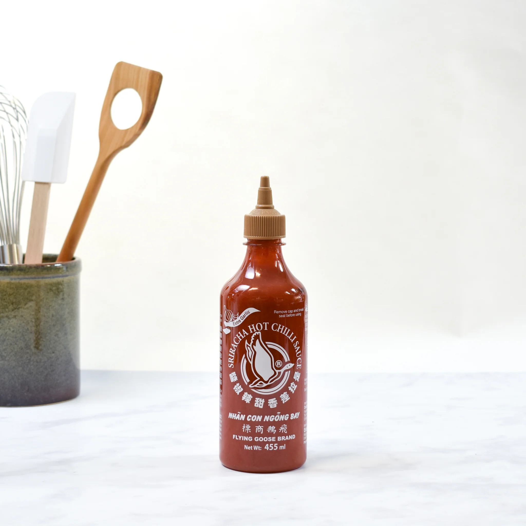 Flying Goose Sriracha - Extra Garlic, 455ml - Image 3