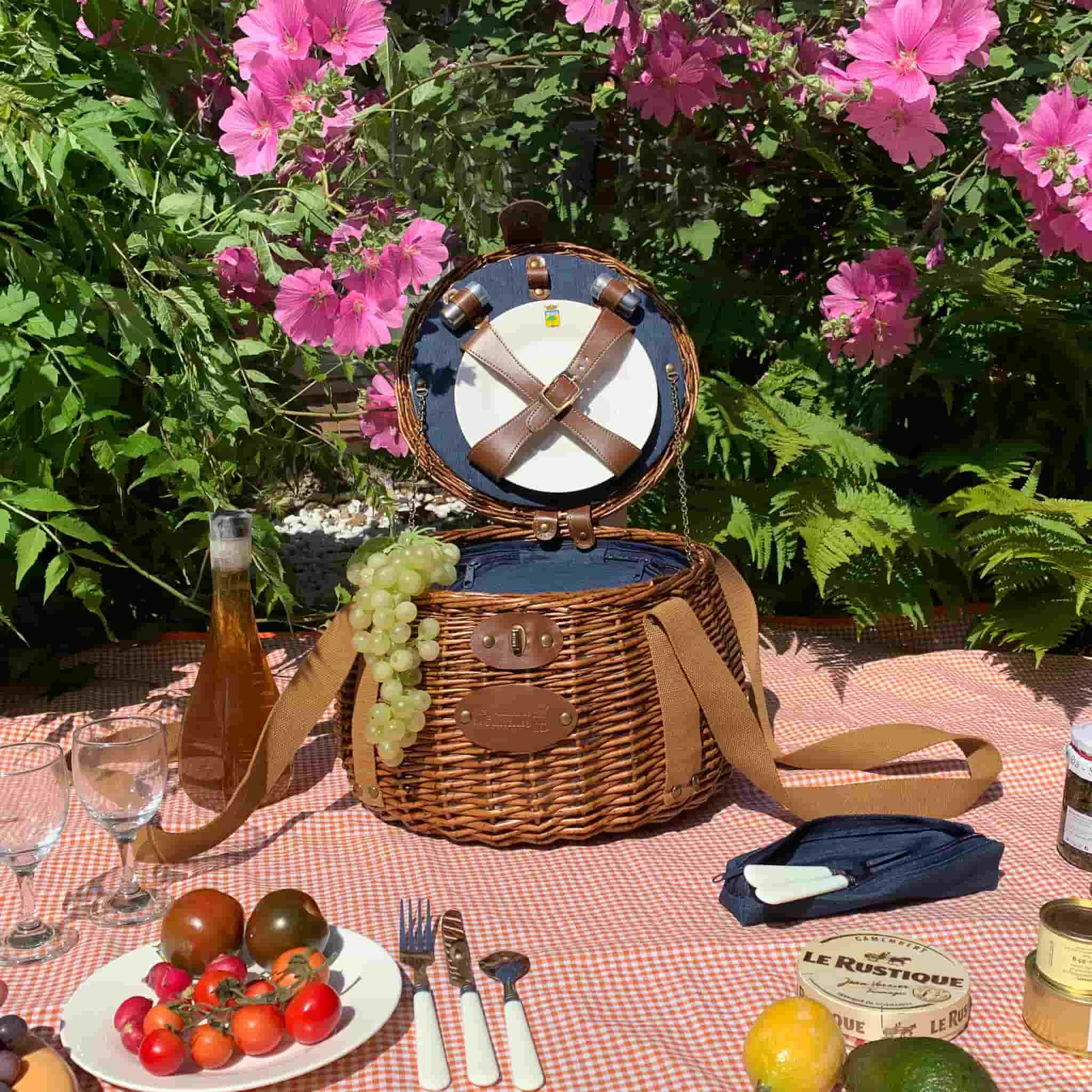 Tuileries Navy Picnic Basket, 2 Person - Image 4