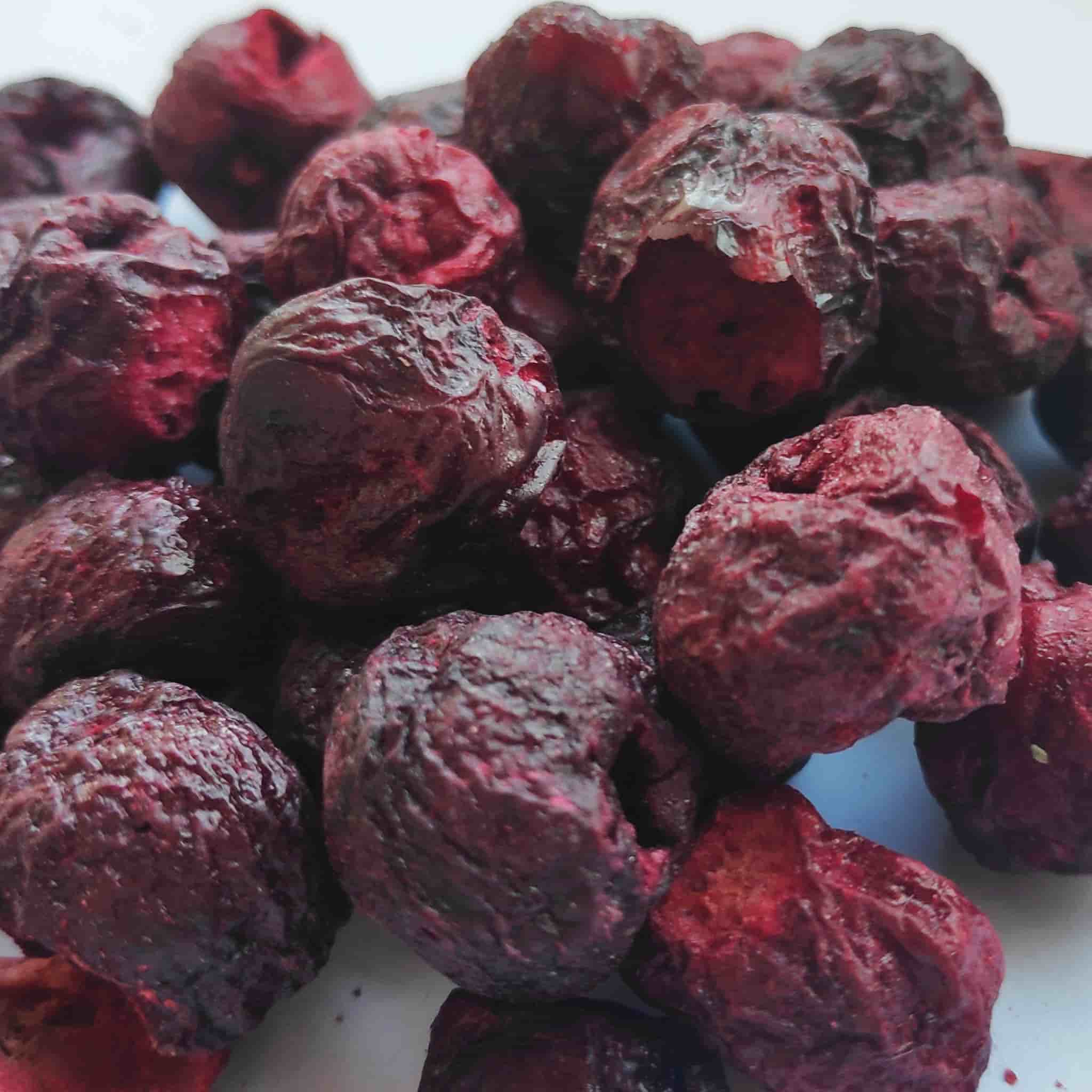 ZingyZoo Freeze Dried Whole Sour Cherry, 90g - Image 3
